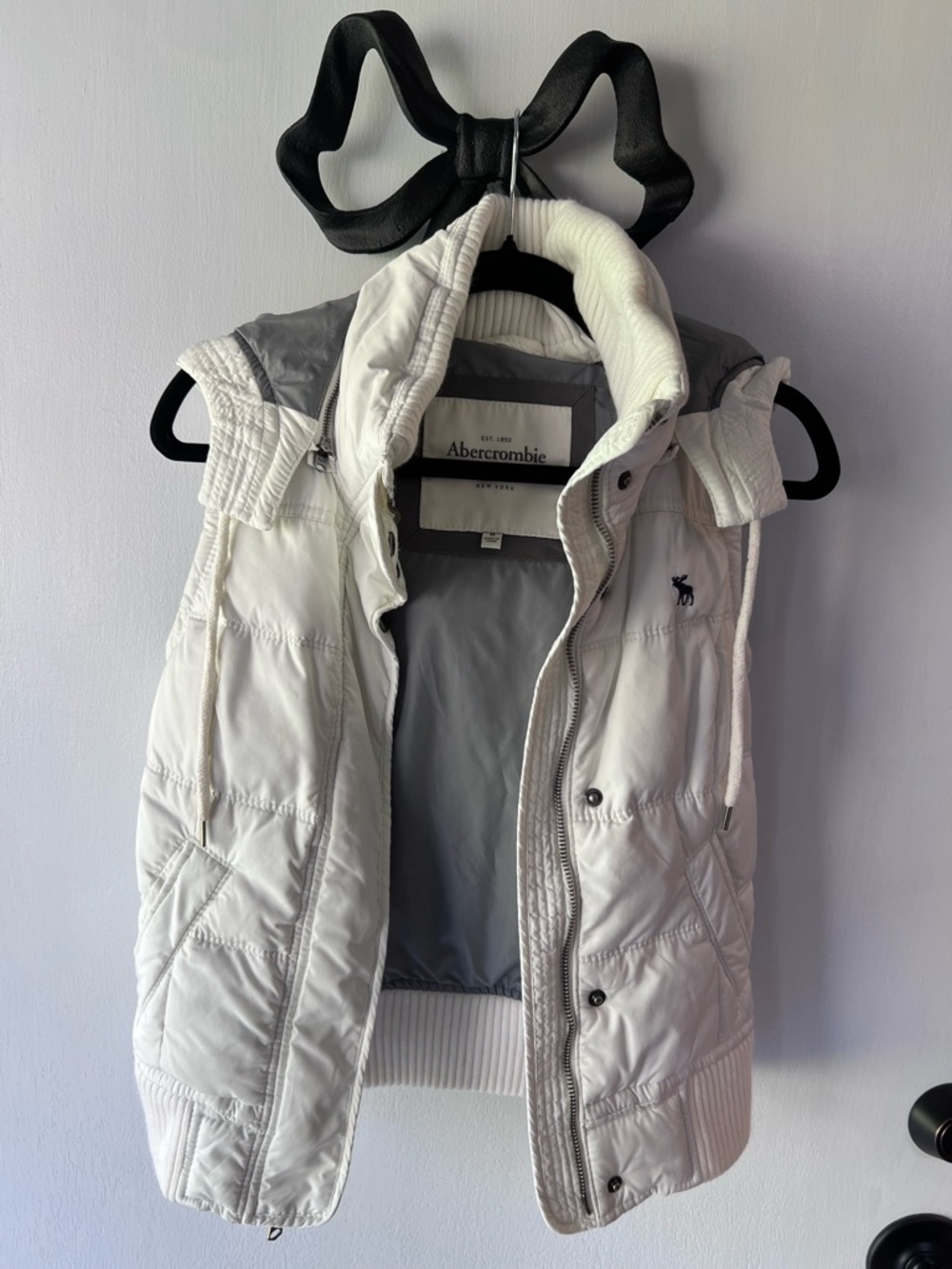 Abercrombie & Fitch Light Gray Quilted Jacket